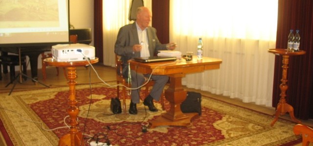 Spotkanie Towarzystwa Miłośników Szczawna-Zdroju z Profesorem Zygmuntem Zdrojewiczem Spotkanie Towarzystwa Miłośników Szczawna-Zdroju z Profesorem Zygmuntem Zdrojewiczem