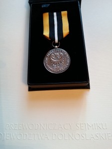 Odznaka Honorowa Srebrna Zasłużony dla Województwa Dolnośląskiego (3)