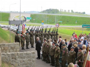 Salwa Honorowa - Żołnierze 10 Wrocławskiego Pułku Dowodzenia