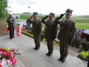od lewej kpt. Jerzy Nowak, kpt. Jacek Baran, ppłk. Daniel Kowalewski