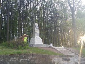pomnik w trakcie prac renowacyjnych (6 maja 2016) (2)