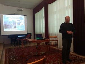 Wykład Profesora Krzysztofa Jaworskiego w sali kameralnej Teatru Zdrojowego