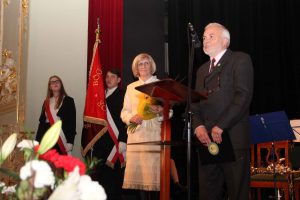 List gratulacyjny i podziękowanie za współpracę od Zarządu Towarzystwa Miłośnikiów Szczawna-Zdroju dla dyr. Ozimek
