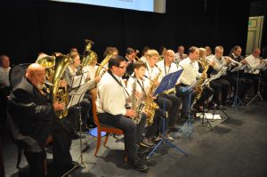koncert orkiestry złożonej z absolwentów