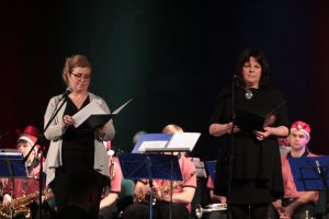 Gości Koncertu Noworocznego witają Jolanta Ozimek i Iwona Czech